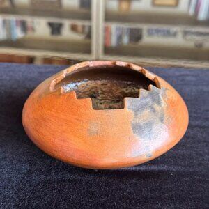 Navajo Pot Signed SAW, style of Susia A. Williams, Geometric Prayer Pot
